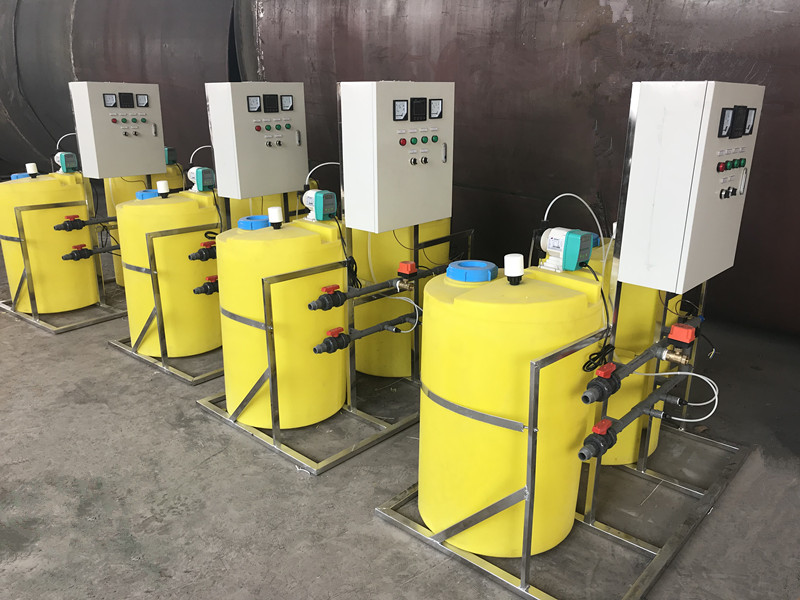 1728876299504518.jpg 全自動三箱加藥裝置.jpg